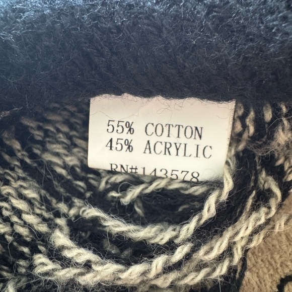 Yahada Poncho Sweater with Fringe - Picture 6 of 11